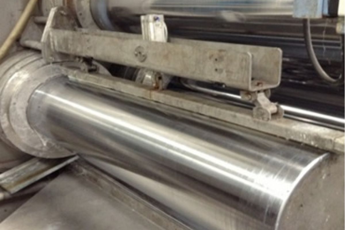 Synthetic Fiber Processing on Cantilevered Rolls