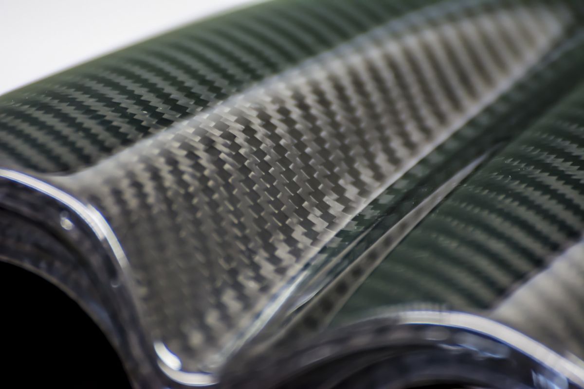 How Can Roll Cleaning Help the Carbon Fiber Industry?